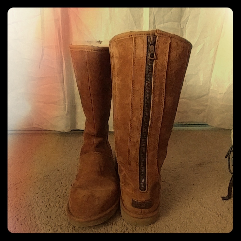 Tall Ugg Back Zip Boots 👢🐑